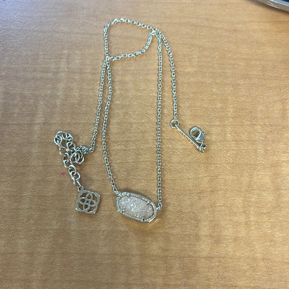 Kendra Scott Jewelry - Kendra Scott Elisa Pendant
